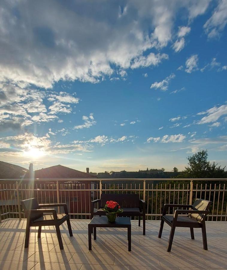 Roero Sunset Apartment Говоне Екстериор снимка