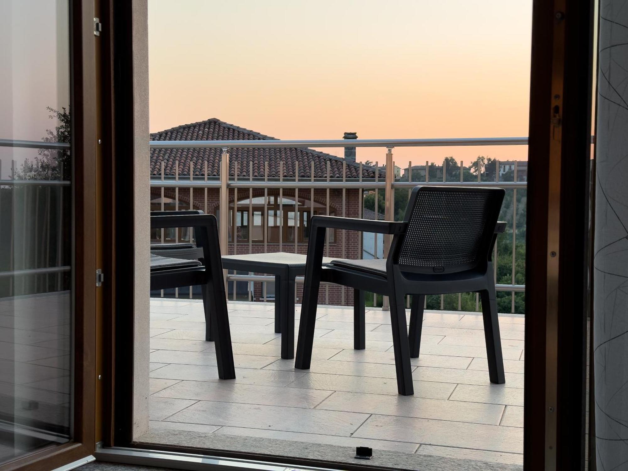 Roero Sunset Apartment Говоне Екстериор снимка